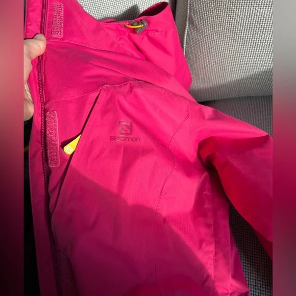 Salomon Ski coat size Medium! - Picture 3 of 4